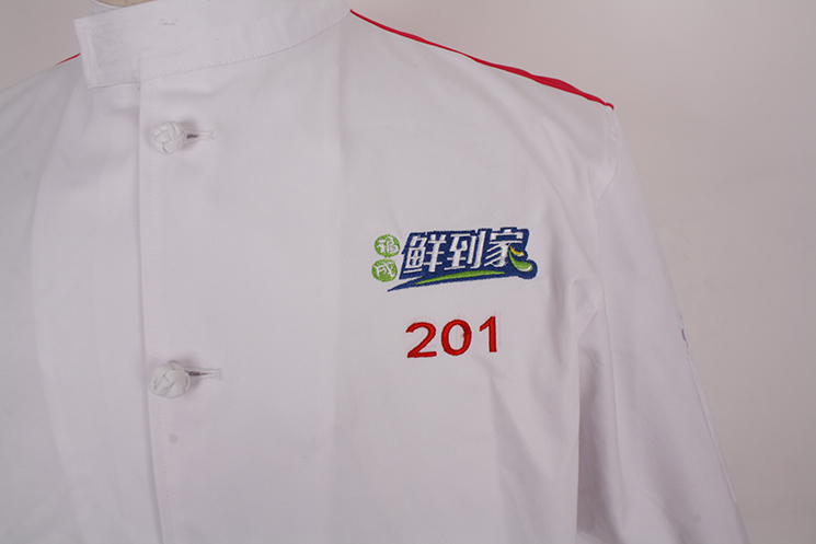 左前胸LOGO標識帶有員工胸牌數字